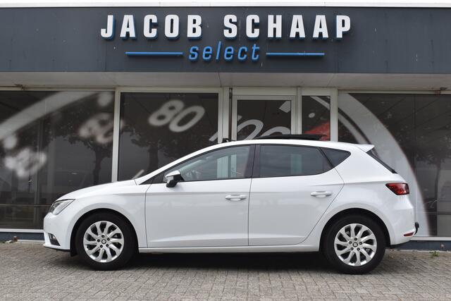 Seat LEON 1.0 EcoTSI Style Connect / Schuif-/kanteldak / Cruise / Camera / Trekhaak afn. / Sportstoelen