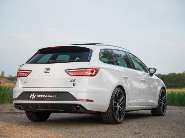 Seat LEON ST 2.0 CUPRA 300 4DRIVE Pano Schaal ACC