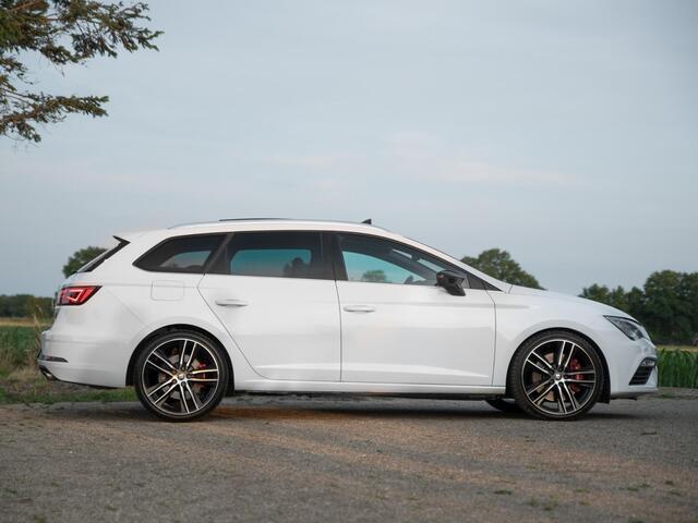 Seat LEON ST 2.0 CUPRA 300 4DRIVE Pano Schaal ACC