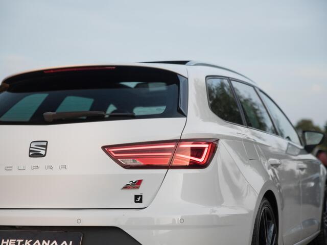 Seat LEON ST 2.0 CUPRA 300 4DRIVE Pano Schaal ACC