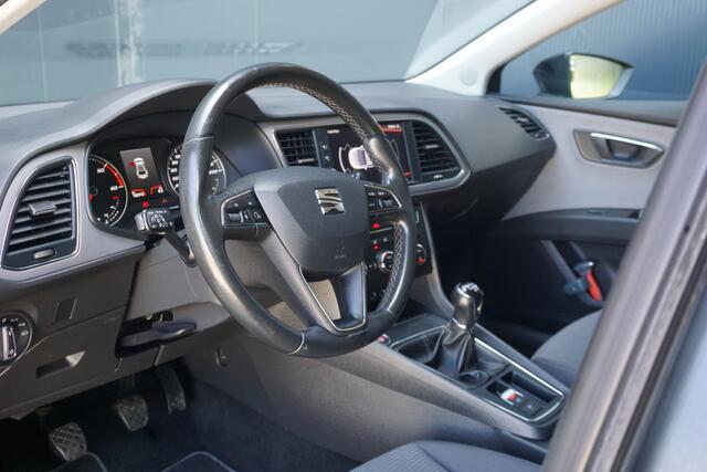Seat LEON 1.6 TDI Style Business Intense | Origineel NL | Cruise Control | Navigatie | Airco | 16'' LM |