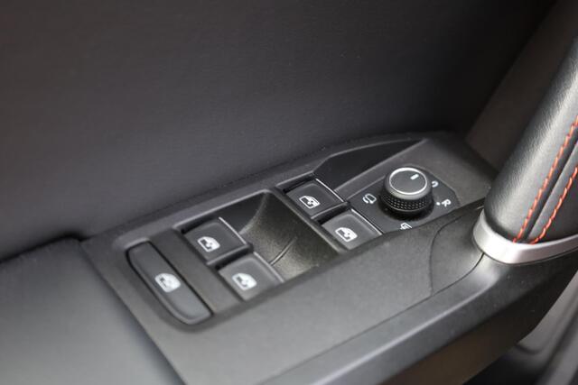 Seat LEON Sportstourer 1.5 eTSI FR Business Intense 110KW/150PK DSG, Elektrisch verstel-, verwarm- en inklapbare buitenspiegels (spiegel pakket), volledig digitaal instrumentenpaneel, panoramadak, adaptieve cruise control (acc), navigatie, elektrisch verstelbare be