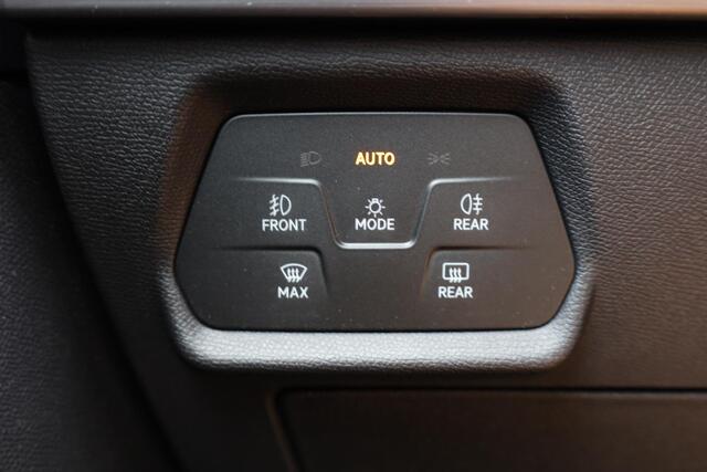 Seat LEON Sportstourer 1.5 eTSI FR Business Intense 110KW/150PK DSG, Elektrisch verstel-, verwarm- en inklapbare buitenspiegels (spiegel pakket), volledig digitaal instrumentenpaneel, panoramadak, adaptieve cruise control (acc), navigatie, elektrisch verstelbare be