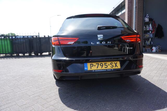 Seat LEON ST 1.2 TSI 111PK STYLE BUSINESS OKT 2017 NAVIGATIE ANDROID-APPLECARPLAY ECC AIRCO CRUISECONTROL FULL LED PARKEERSENSOREN V+A BLUETOOTH LMV ENZ...