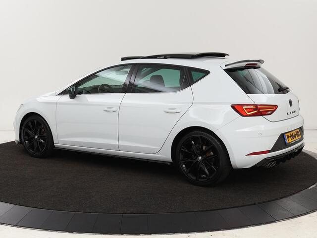 Seat LEON 2.0 TDI FR | Panoramadak | Virtual Cockpit | Maxton | Stoelverwarming | Adaptive cruise | Camera | Carplay | Sfeerverlichting | Full LED