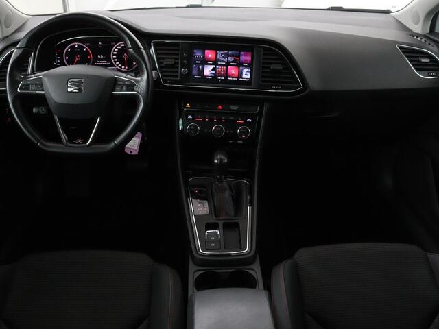 Seat LEON 2.0 TDI FR | Panoramadak | Virtual Cockpit | Maxton | Stoelverwarming | Adaptive cruise | Camera | Carplay | Sfeerverlichting | Full LED