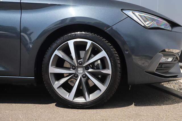 Seat LEON Sportstourer 1.5 eTSI FR 150PK Automaat Trekhaak Virtual Cockpit 18 inch LMV Navigatie Achteruitrijcamera Stuur & Stoelverwarming Sfeerverlichting