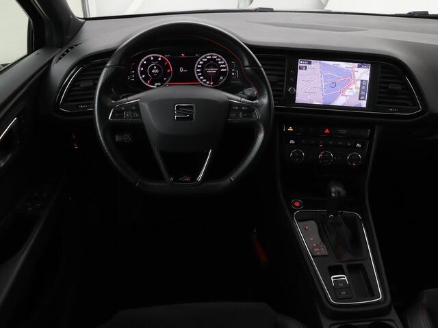 Seat LEON 1.5 TSI FR Ultimate Edition Black | Panoramadak | Stoelverwarming | Adaptive cruise | Beats Audio | Sfeerverlichting | Carplay | Leder/Alcantara | Full LED | Virtual Cockpit | Keyless | Navigatie