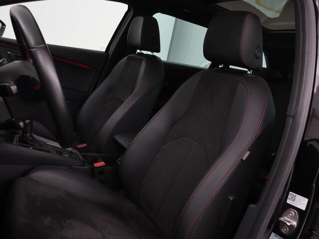 Seat LEON 1.5 TSI FR Ultimate Edition Black | Panoramadak | Stoelverwarming | Adaptive cruise | Beats Audio | Sfeerverlichting | Carplay | Leder/Alcantara | Full LED | Virtual Cockpit | Keyless | Navigatie