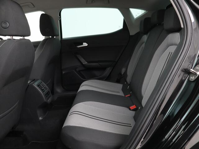 Seat LEON 1.0 TSI Style Launch Edition | Camera | Adaptive cruise | Carplay | Navigatie | DAB | Parkeerhulp | Full LED | Climate control