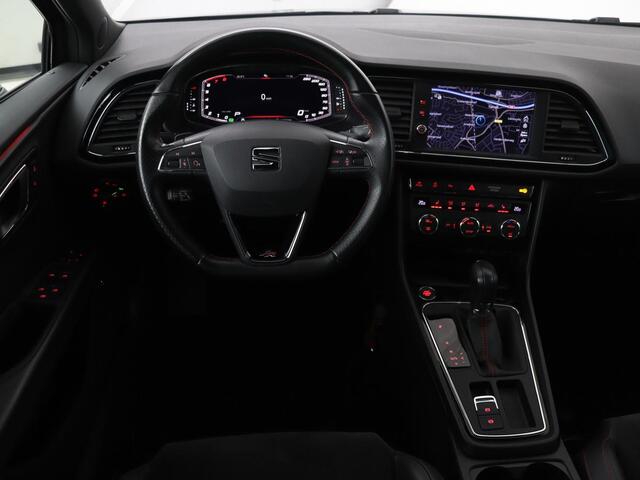 Seat LEON 1.5 TSI FR Ultimate Edition Black | Panoramadak | Stoelverwarming | Beats Audio | Virual Cockpit | Adaptive cruise | Full LED | Leder/Alcantara | Keyless | Navigatie | Sfeerverlichting