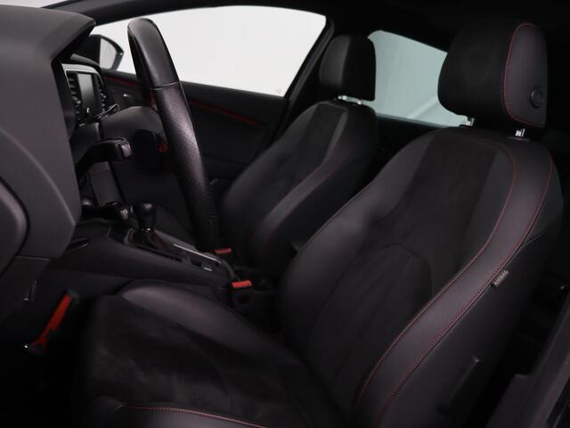 Seat LEON 1.5 TSI FR Ultimate Edition Black | Panoramadak | Stoelverwarming | Beats Audio | Virual Cockpit | Adaptive cruise | Full LED | Leder/Alcantara | Keyless | Navigatie | Sfeerverlichting