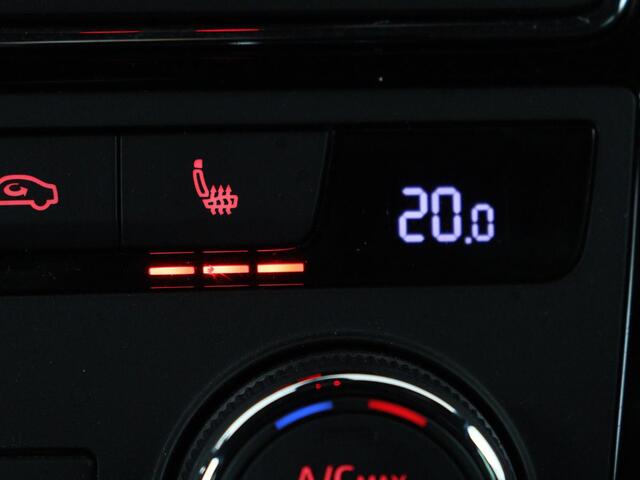 Seat LEON 1.5 TSI FR Ultimate Edition Black | Panoramadak | Stoelverwarming | Beats Audio | Virual Cockpit | Adaptive cruise | Full LED | Leder/Alcantara | Keyless | Navigatie | Sfeerverlichting