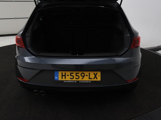 Seat LEON 1.5 TSI FR Ultimate Edition Black | Panoramadak | Stoelverwarming | Beats Audio | Virual Cockpit | Adaptive cruise | Full LED | Leder/Alcantara | Keyless | Navigatie | Sfeerverlichting