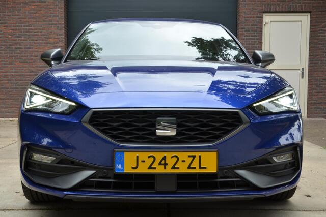 Seat LEON 1.0 TSI FR Launch Edition Navi/Ecc/Pdc/Apple Carplay/Android Auto/Extra getint glas/Virtual dashboard/lichtmetalen velgen 17"