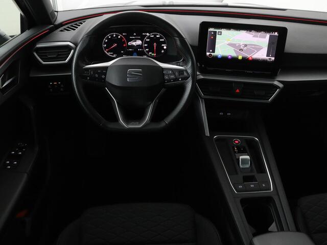 Seat LEON 1.5 eTSI FR | Adaptive cruise | Camera | Carplay | Stuurverwarming | Full LED | Navigatie | Park Assist | 18'' lichtmetalen velgen