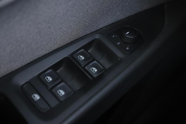 Seat LEON ST 1.0 TSI Style Ultimate Edition Navigatie Achteruitrijcamera Carplay Android Clima Cruise Parkeersensor