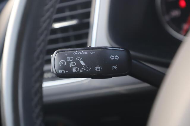 Seat LEON ST 1.0 TSI Style Ultimate Edition Navigatie Achteruitrijcamera Carplay Android Clima Cruise Parkeersensor