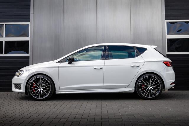 Seat LEON Cupra 2.0 TSI 290 pk Connect / Led-Koplamp/ Sport-Stoelen/ Stoel.Verw/ Cruise-Controle/ Car-Play/ 19'' LMV