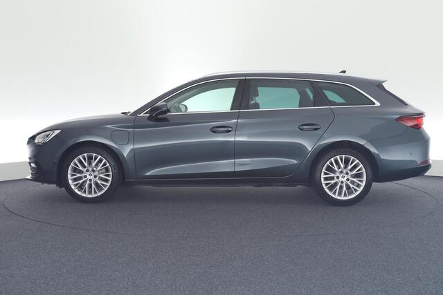 Seat LEON Sportstourer 1.4 TSI 204pk eHybrid PHEV Xcellence Trekhaak Camera Keyless Stoelverwarming Virtual Cockpit Navigatie