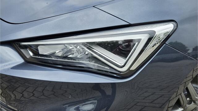 Seat LEON Sportstourer 1.4 TSI eHybrid PHEV FR + MATRIX LED + ALCANTARA + DIG DASH + CAMERA