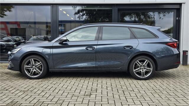 Seat LEON Sportstourer 1.4 TSI eHybrid PHEV FR + MATRIX LED + ALCANTARA + DIG DASH + CAMERA