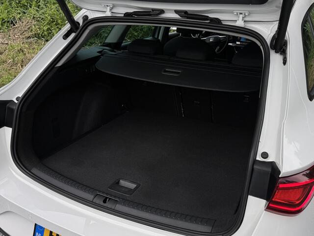 Seat LEON Sportstourer 1.0 eTSI DSG STYLE CAMERA | KEYLESS | STUUR VERW.