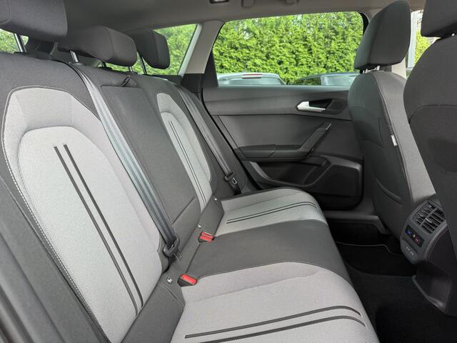 Seat LEON Sportstourer 1.5 eTSi Style Launch Edition Aut., Panoramadak | Trekhaak