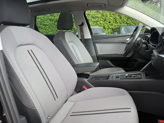 Seat LEON Sportstourer 1.5 eTSi Style Launch Edition Aut., Panoramadak | Trekhaak