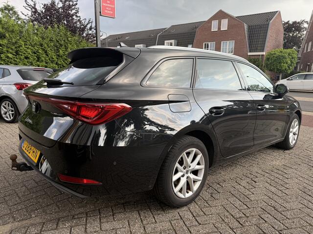 Seat LEON Sportstourer 1.5 eTSi Style Launch Edition Aut., Panoramadak | Trekhaak