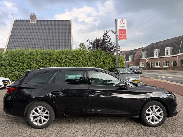 Seat LEON Sportstourer 1.5 eTSi Style Launch Edition Aut., Panoramadak | Trekhaak