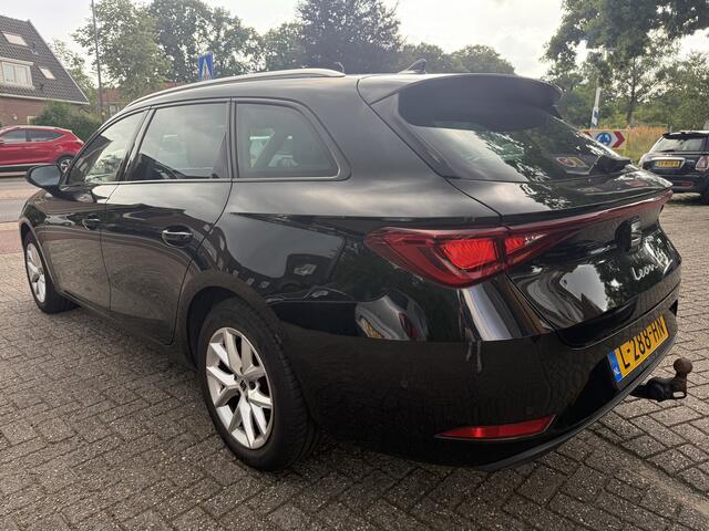 Seat LEON Sportstourer 1.5 eTSi Style Launch Edition Aut., Panoramadak | Trekhaak