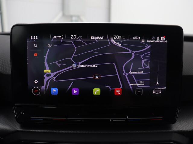 Seat LEON 1.5 TSI Style Launch Edition | Trekhaak | Camera | Adaptive cruise | Carplay | Parkeerhulp | Navigatie | Full LED
