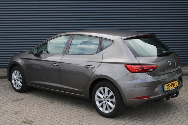 Seat LEON 1.2 TSI Style Full-LED Trekhaak Navigatie Camera Carplay