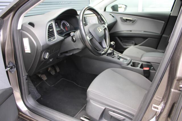 Seat LEON 1.2 TSI Style Full-LED Trekhaak Navigatie Camera Carplay