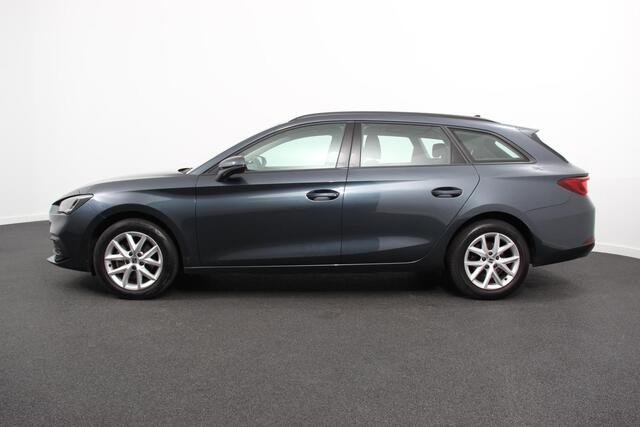 Seat LEON Sportstourer 1.5 eTSI 150pk DSG Style Navigatie Apple Carplay/Android Auto Parkeersensor achter Adaptive Cruise Control Stoelverwarming
