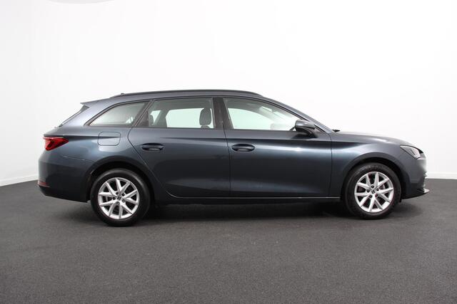 Seat LEON Sportstourer 1.5 eTSI 150pk DSG Style Navigatie Apple Carplay/Android Auto Parkeersensor achter Adaptive Cruise Control Stoelverwarming