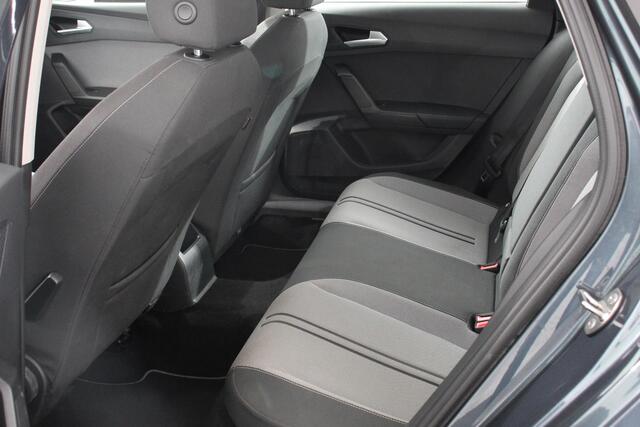 Seat LEON Sportstourer 1.5 eTSI 150pk DSG Style Navigatie Apple Carplay/Android Auto Parkeersensor achter Adaptive Cruise Control Stoelverwarming