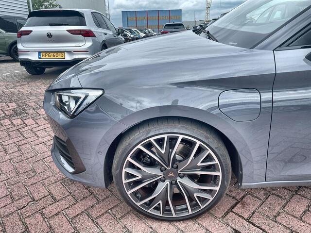Seat LEON 1.4 e-Hybrid 180kW/245PK VZ DSG · Panoramadak · Navigatie · Camera + Parkeersensoren