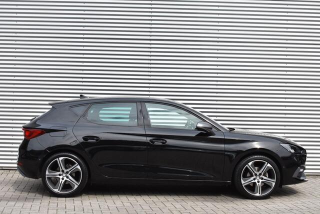 Seat LEON 1.5 TSI FR BUSINESS / 150 PK / DIGITAAL DASHBOARD / APPLE CARPLAY