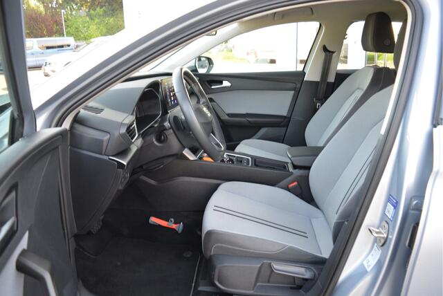 Seat LEON Sportstourer 1.5 eTSI 150PK Style Launch Edition DSG | LED | Station |