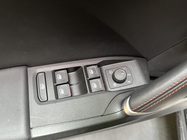 Seat LEON 1.4 TSI eHybrid PHEV FR Business Intense / AUTOMAAT/ PANO/ KEYLESS/ ELEKTR. STOEL/ MATRIX/ FULL LINK/ ADAPT. CRUISE/ NAVI/ PARK. SENSOREN + CAMERA/ RIJ-MODI/ DIGITAL DASH/ 3-ZONE/ 18" LMV/ DAB