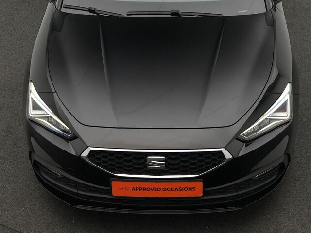 Seat LEON Sportstourer 1.5 eTSI 150 pk DSG Style Business Intense | Full LED | Achteruitrijcamera | Trekhaak | Adaptive Cruise | Park Assist | Side Assist | 16 inch