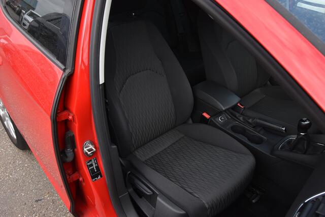 Seat LEON 1.6 TDI Style , CLIMATR , CR CONTR , NAVI , PDC A , BL TOOTH , MISTL V ,