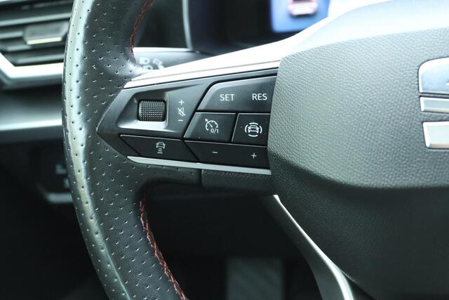 Seat LEON 1.5 TSI FR LAUNCH EDITION | PANO | VIRT. COCKPIT | LED | CAMERA | KEY-LESS | ACC | WINTERPACK