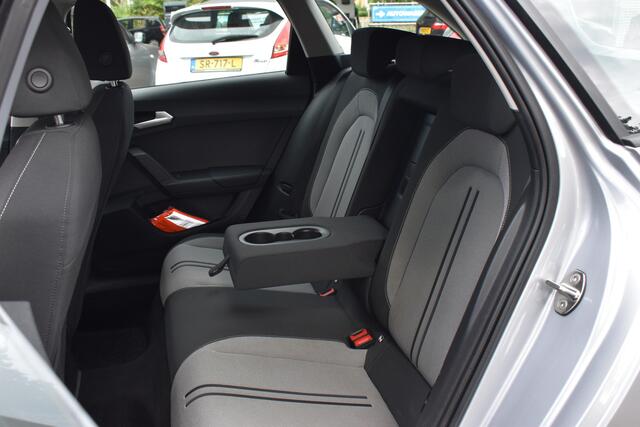 Seat LEON Sportstourer 1.5 eTSI Style | Navigatie | Virtual Dash | Cruise | Cupra velgen | 12 mnd BOVAG garantie Whatsapp 06-53188999