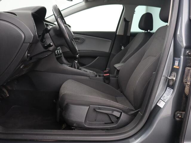 Seat LEON 1.0 EcoTSI Style Business | Carplay | Trekhaak | Navigatie | Parkeerhulp | Climate control | Cruise control | Bluetooth