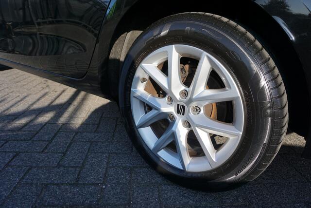 Seat LEON Sportstourer 1.5 eTSI 150PK AUTOMAAT STYLE CAMERA ANDROID-APPLECARPLAY(NAVI) STOEL+STUURVERWARMING PDC V+A ECC AIRCO CRUISECONTROL BLUETOOTH LMV ENZ...