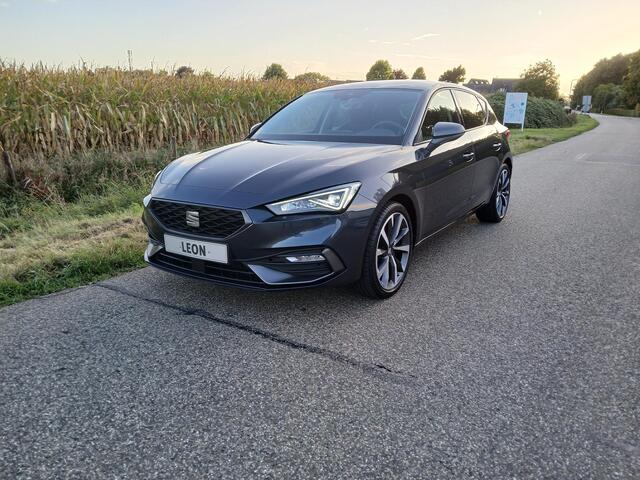 Seat LEON 1.5 TSI FR Business Intense + 18 INCH