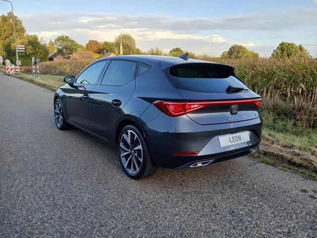 Seat LEON 1.5 TSI FR Business Intense + 18 INCH